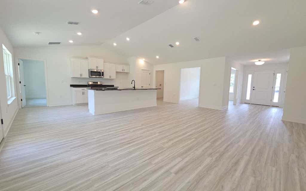 Photo of 569 SW Bellflower Dr, Lake City, FL 32024 (MLS # 130248)
