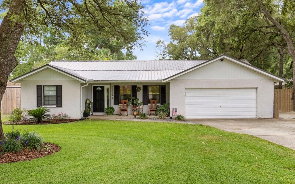Photo of 25529 SW 18th Ave, Newberry, FL 32669 (MLS # 131925)