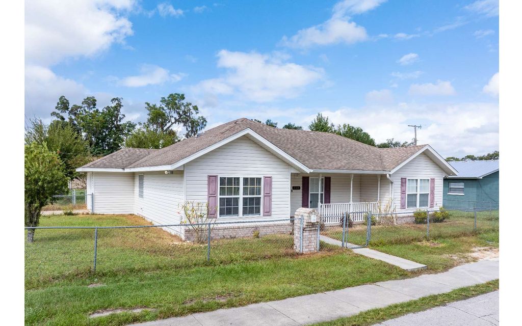 Photo of 738 NE Colorado Ter, Lake City, FL 32055 (MLS # 128793)