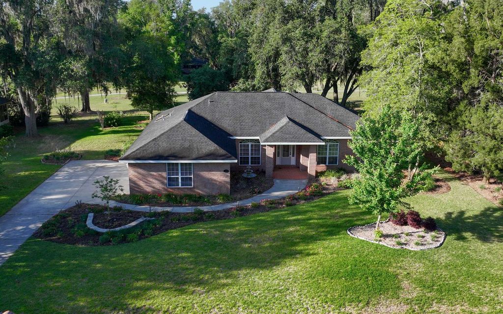 Photo of 1146 NW Frontier Dr, Lake City, FL 32055 (MLS # 128458)