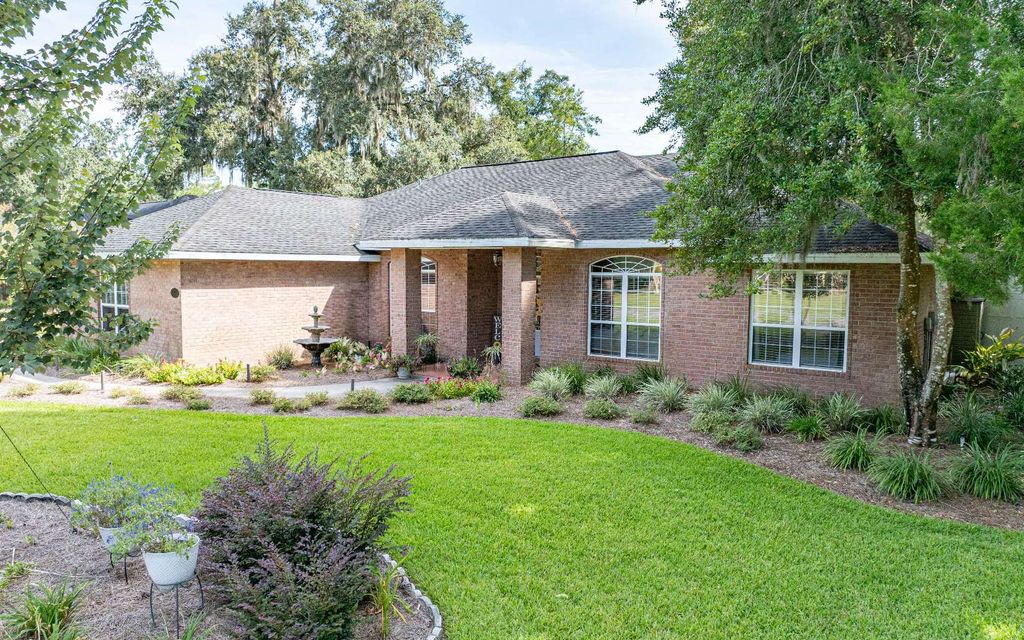 Photo of 1146 NW Frontier Dr, Lake City, FL 32055 (MLS # 128458)