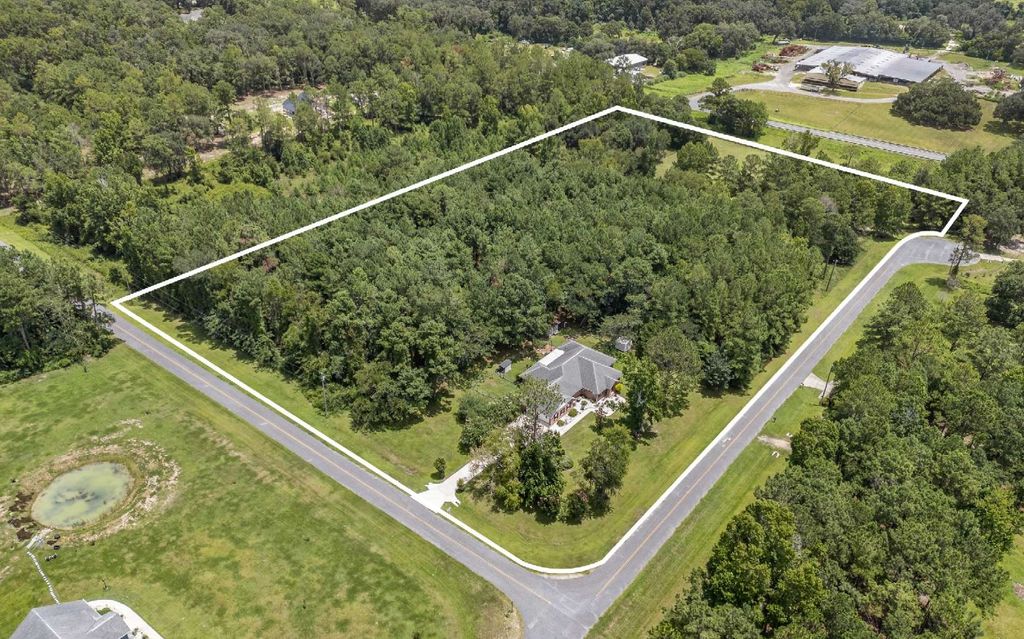 Photo of 403 SW Cherrywood Way, Lake City, FL 32025 (MLS # 127891)
