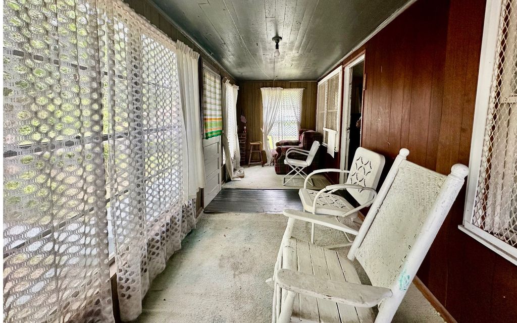 Photo of 225 SW Lee Ave, Madison, FL 32340 (MLS # 123263)