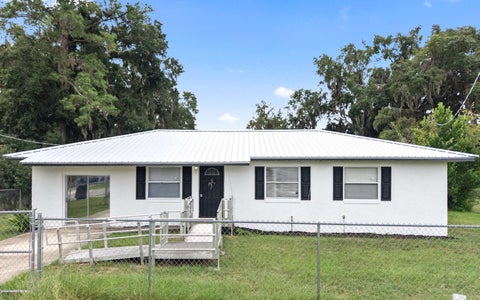 Photo of 862 NW Wilson St, Lake City, FL 32055 (MLS # 133399)