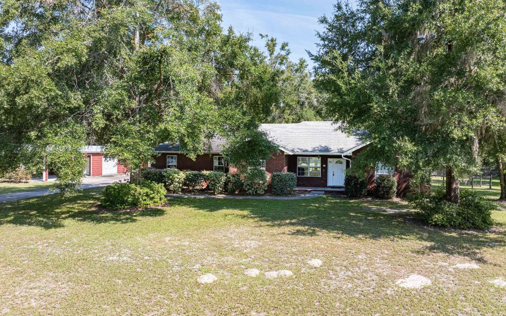Photo of 341 SW Thistlewood Ln, Fort White, FL 32038 (MLS # 128253)