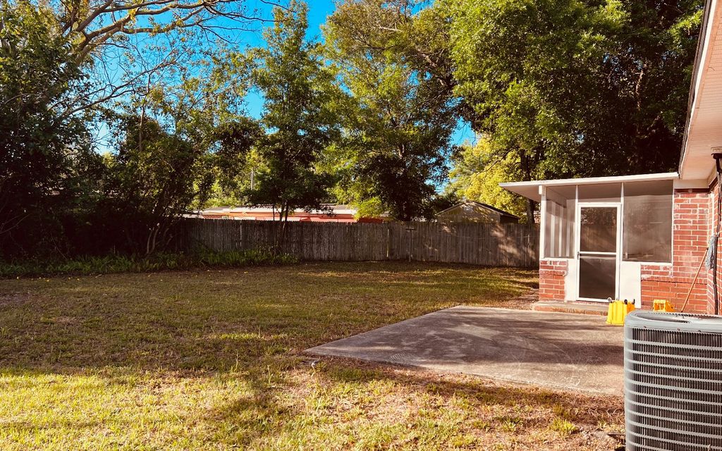 Photo of 6048 Holly Bay Dr, Jacksonville, FL 32211 (MLS # 131004)