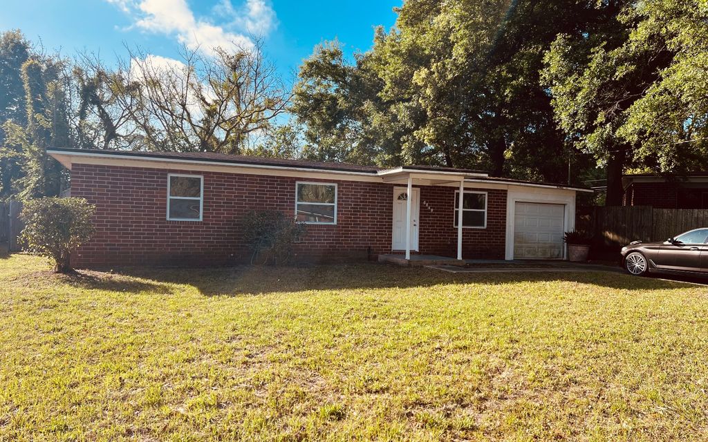 Photo of 6048 Holly Bay Dr, Jacksonville, FL 32211 (MLS # 131004)
