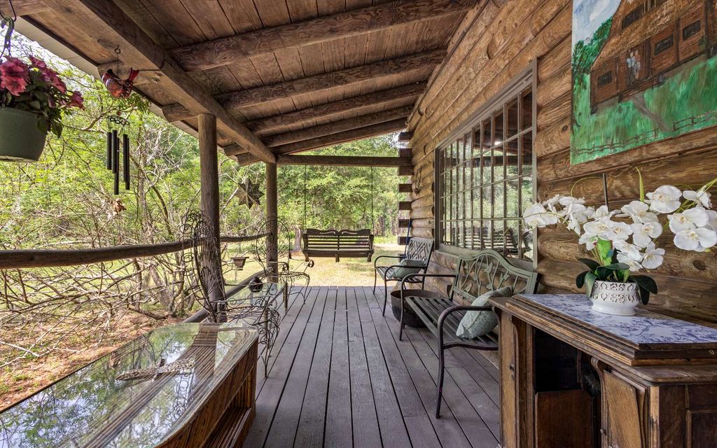 Photo of 539 SW Herschel Ct, Fort White, FL 32038 (MLS # 126877)