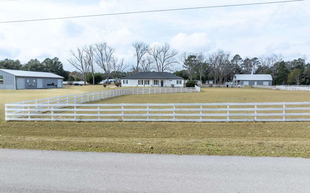 Photo of 392 SW Blaylock Court, Lake City, FL 32024 (MLS # 129696)