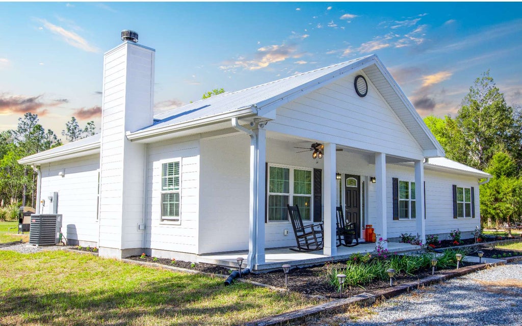 Photo of 11001 225th Road, Live Oak, FL 32060 (MLS # 130636)