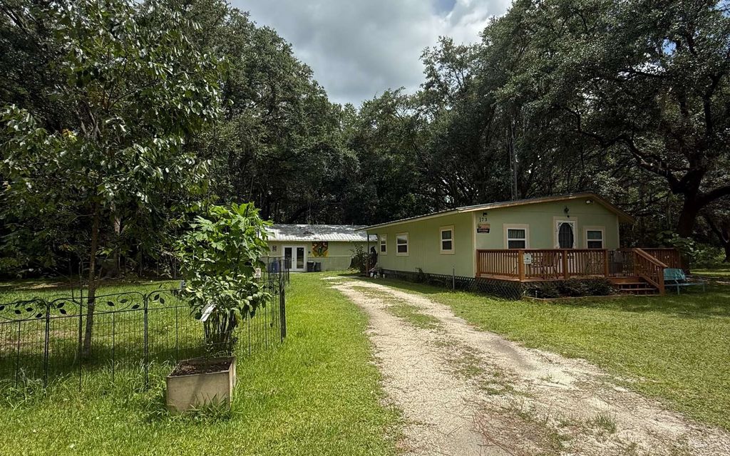 Photo of 173 NE Carrier Place, Lake City, FL 32055 (MLS # 127725)