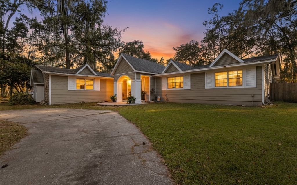 Photo of 5609 NW 53rd Ct, Gainesville, FL 32653 (MLS # 129235)