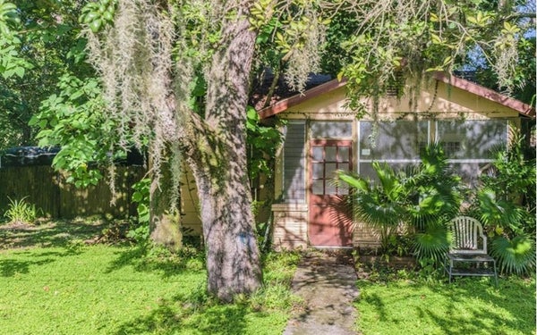 8426 N BOULEVARD, TAMPA, FL 33604 - Image 426cb971ff55cbacecc2fecfaef2c134/1986118078