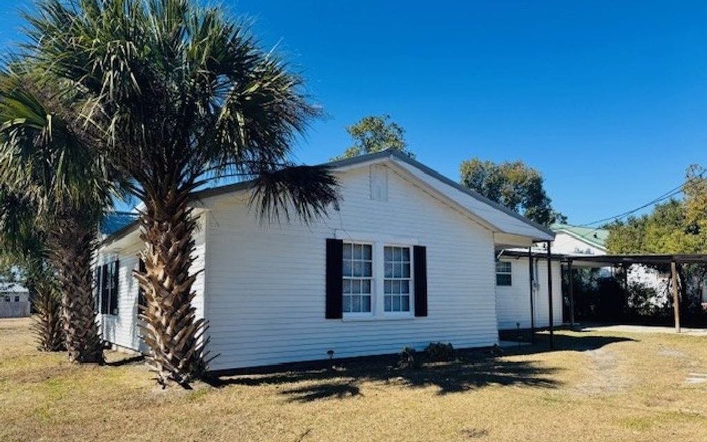 Photo of 211 SW 1st Avenue, Jasper, FL 32052 (MLS # 130166)