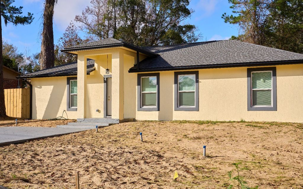 Photo of 1188 SW McFarlane Ave, Lake City, FL 32035 (MLS # 129820)
