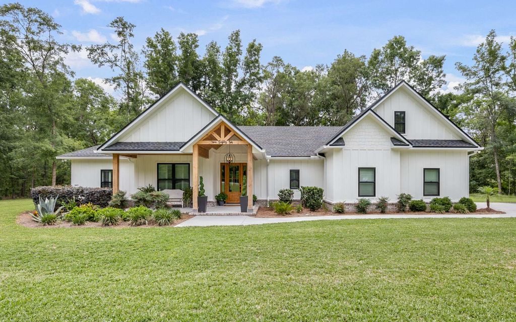 Photo of 986 SW Hill Creek Drive, Lake City, FL 32025 (MLS # 127019)
