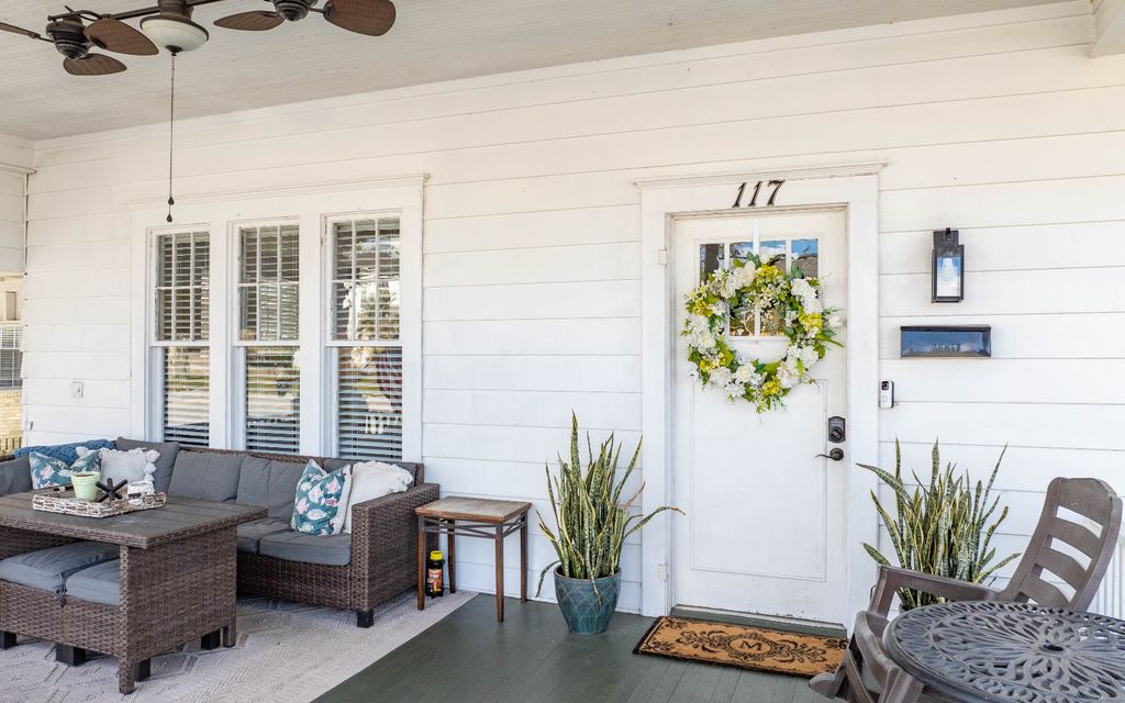 Photo of 117 Parshley Street SW St, Live Oak, FL 32064 (MLS # 129833)