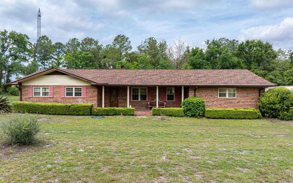 Photo of 7823 161st Rd, Live Oak, FL 32060 (MLS # 131529)