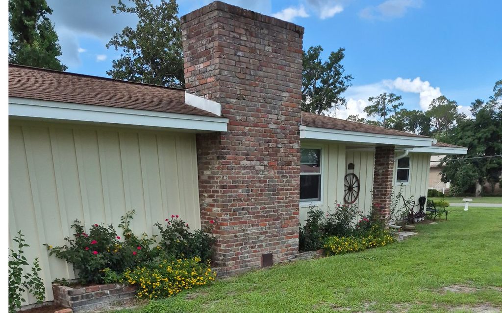 Photo of 1330 Coliseum Avenue, Live Oak, FL 32064 (MLS # 129722)