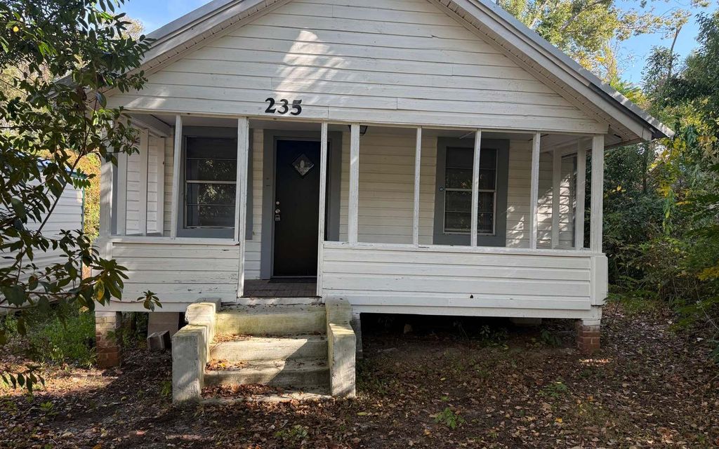 Photo of 235 SW Valentine Ave, Madison, FL 32340 (MLS # 129481)