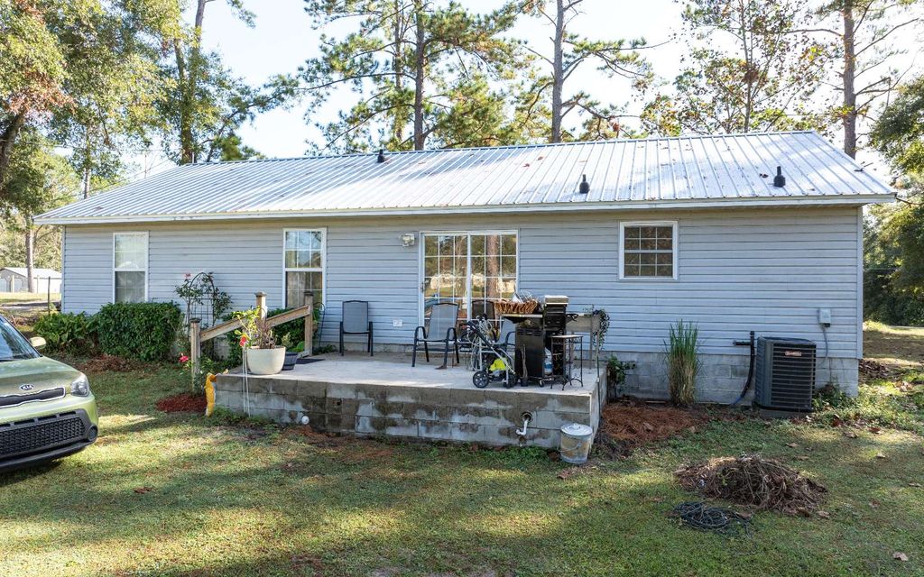 Photo of 346 SE Seth Nettles Dr, Lake City, FL 32025 (MLS # 127517)