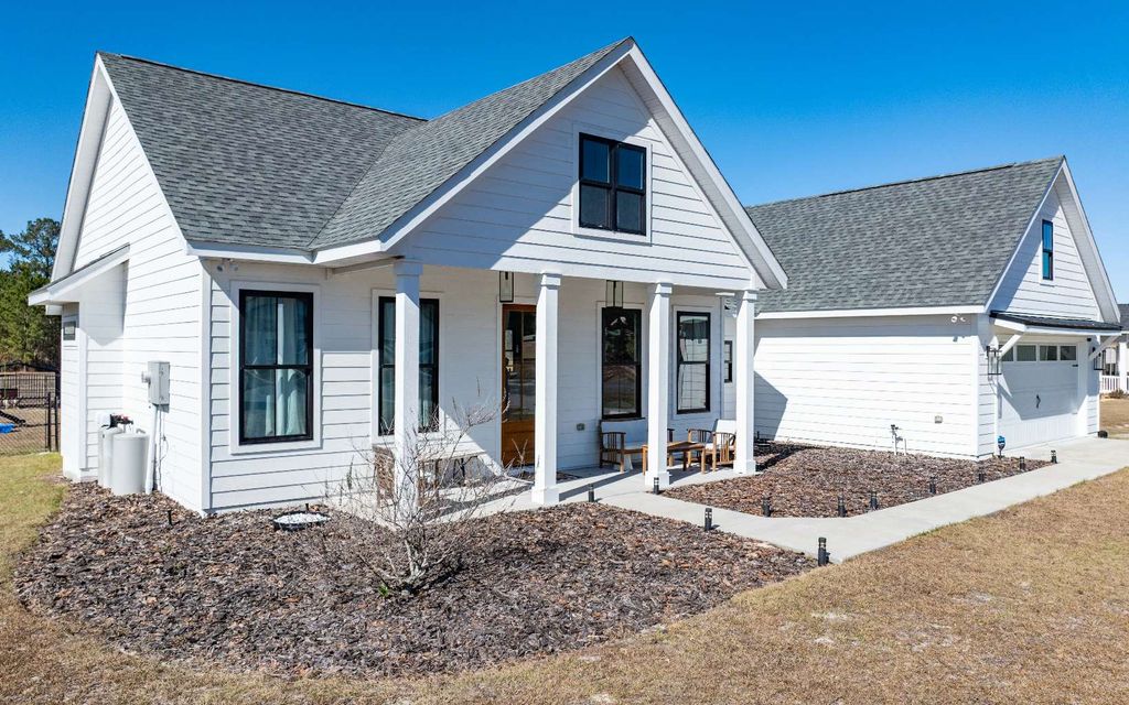 Photo of 244 SW Beacon Way, Lake City, FL 32025 (MLS # 130076)