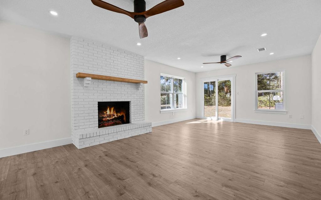 Photo of 378 NW Clubview Circle, Lake City, FL 32055 (MLS # 129729)