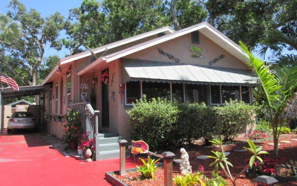 Photo of 917 17th St W ST, Other, FL 34205 (MLS # 132029)