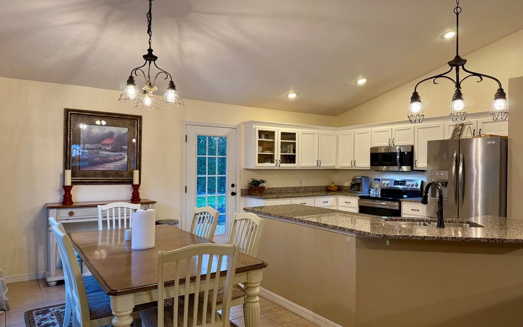 Photo of 110 Hillcrest Circle, Branford, FL 32008 (MLS # 130369)