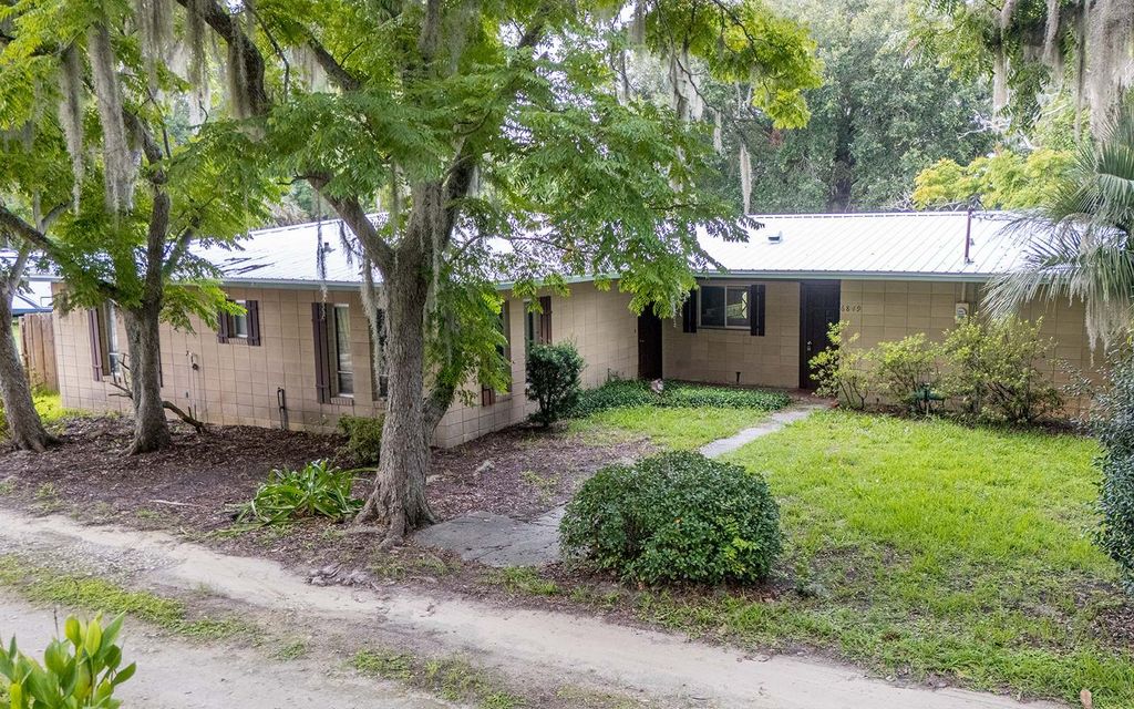 Photo of 6849 SE 35th Street, Keystone Heights, FL 32656 (MLS # 127861)