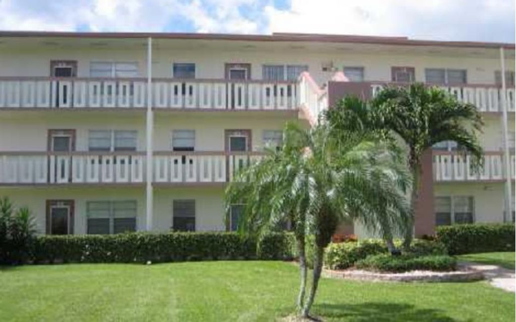 Photo of 8 Preston #A,, Other, FL 33434 (MLS # 130991)