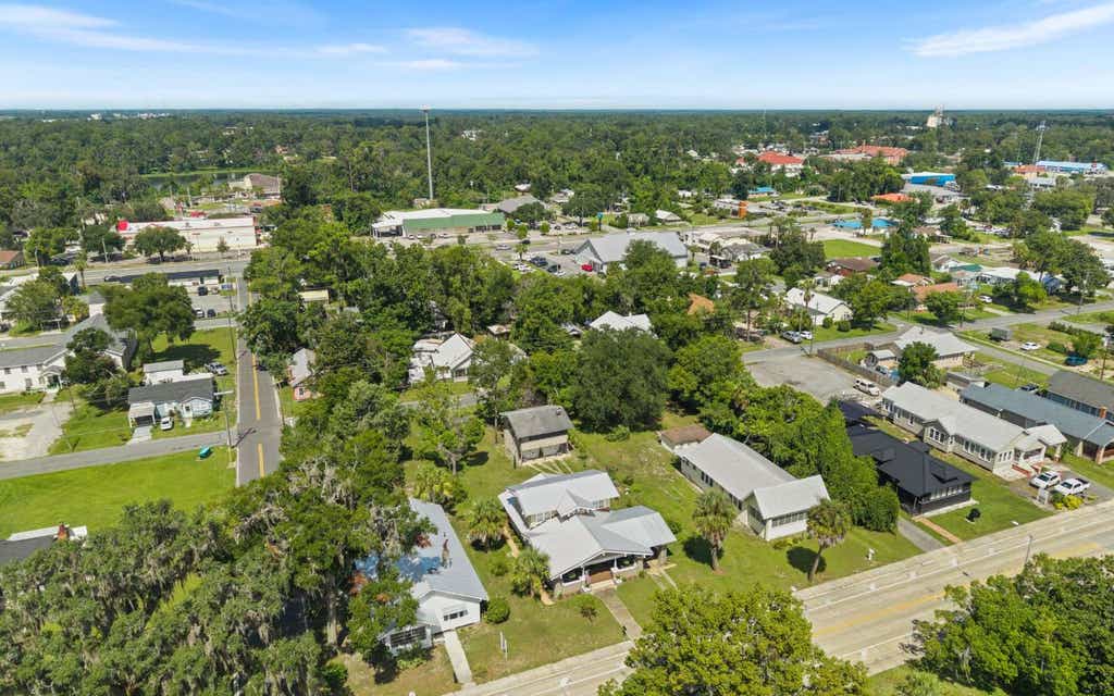 Photo of 398 S Marion Ave, Lake City, FL 32025 (MLS # 132722)
