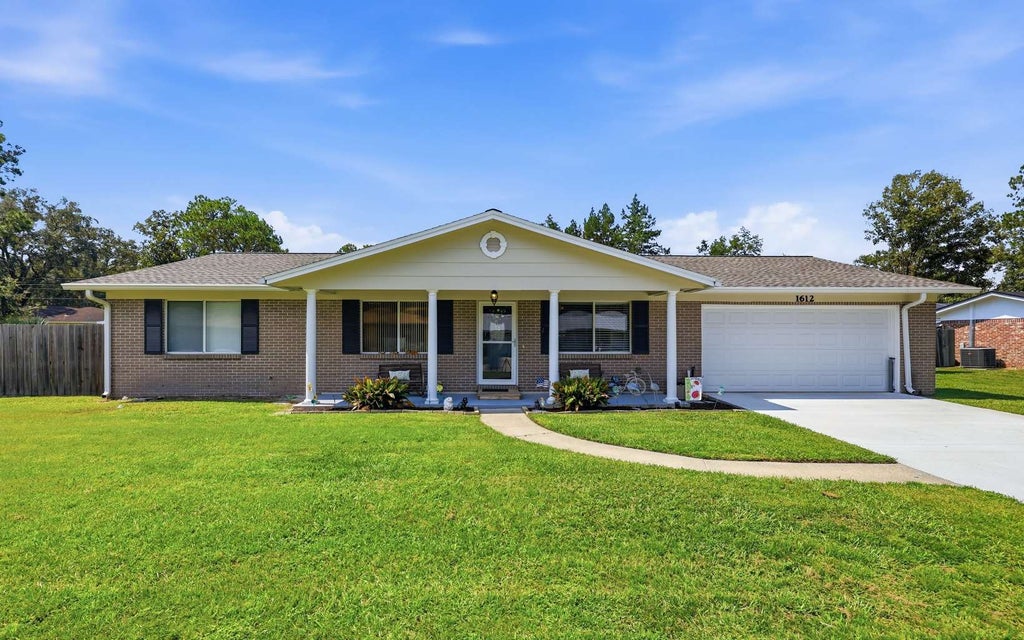 Photo of 1612 SW Saint James Court, Lake City, FL 32025 (MLS # 132958)