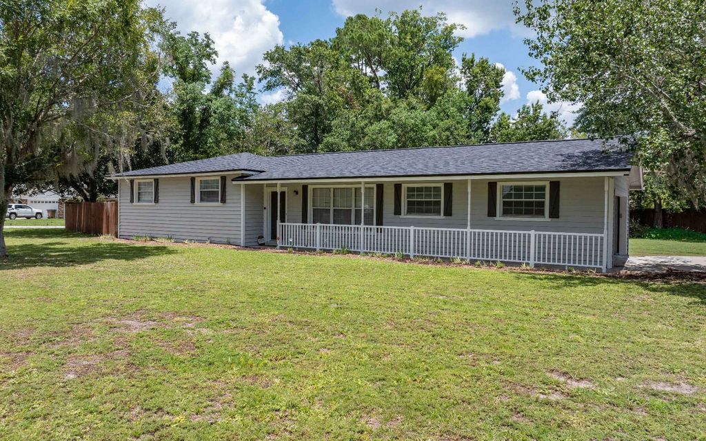 Photo of 627 SW Chapel Hill, Lake City, FL 32026 (MLS # 132101)