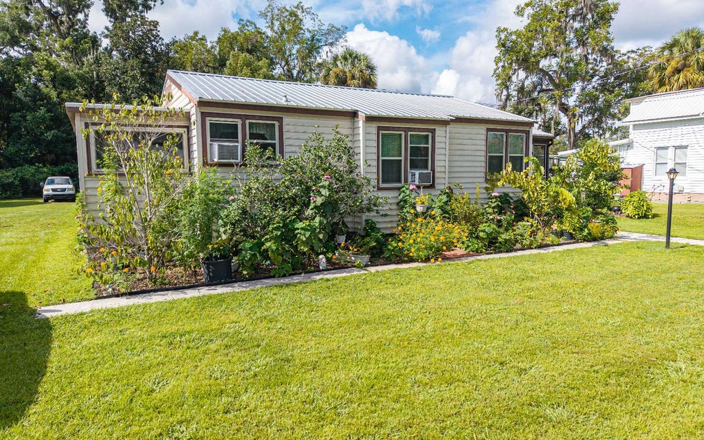 Photo of 112 SE van Buren St, Live Oak, FL 32064 (MLS # 133328)