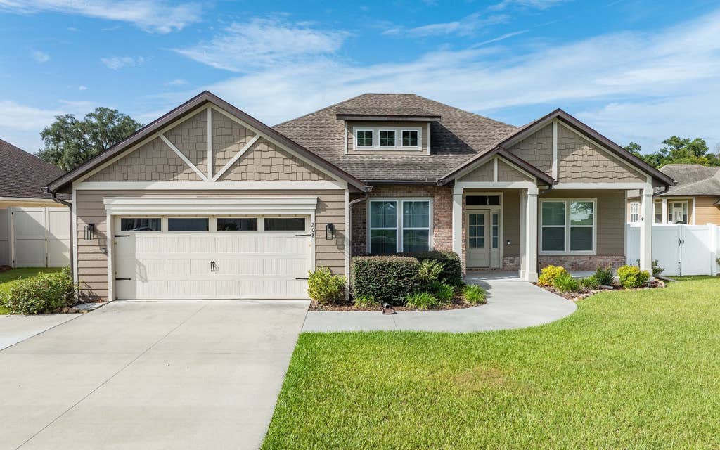 Photo of 208 SW Maple Pl, Lake City, FL 32024 (MLS # 132321)