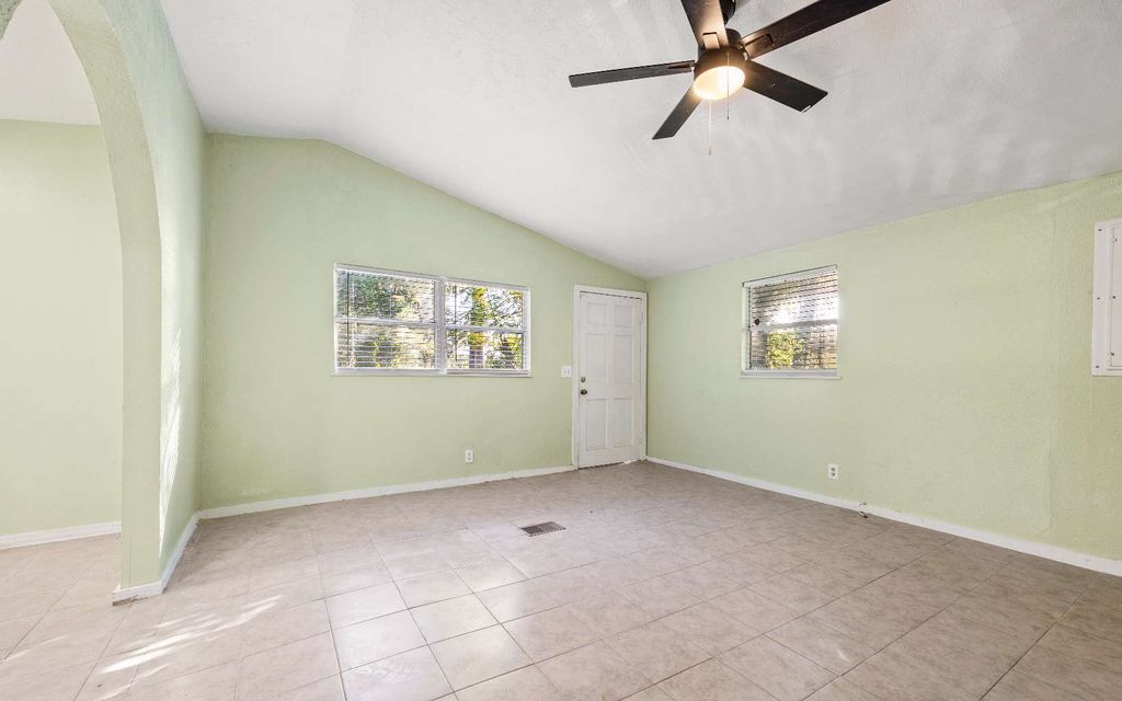 Photo of 374 SE Baker Ave, Lake City, FL 32025 (MLS # 129627)