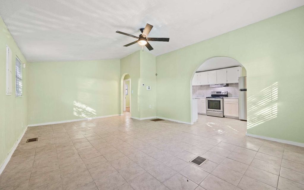 Photo of 374 SE Baker Ave, Lake City, FL 32025 (MLS # 129627)