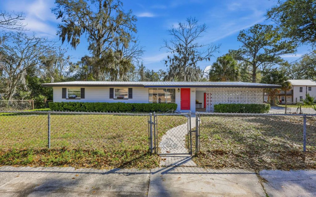 Photo of 353 SE McCray Ave, Lake City, FL 32025 (MLS # 130509)
