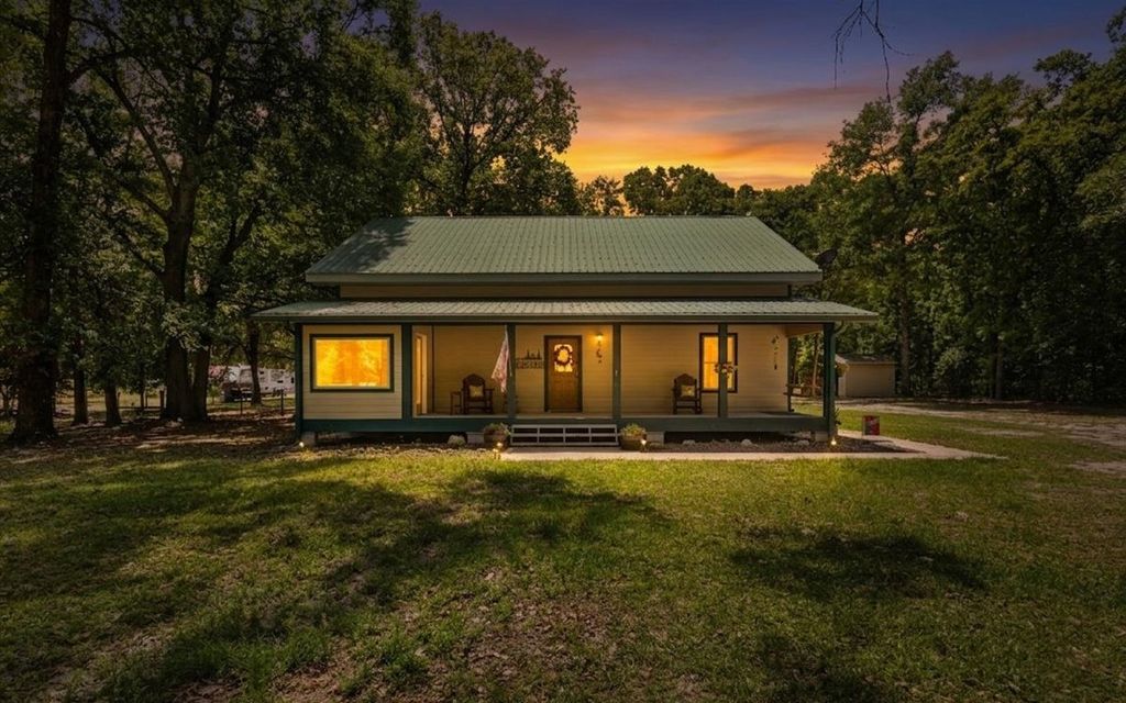 Photo of 336 SW Bay Pl, Fort White, FL 32038 (MLS # 131052)