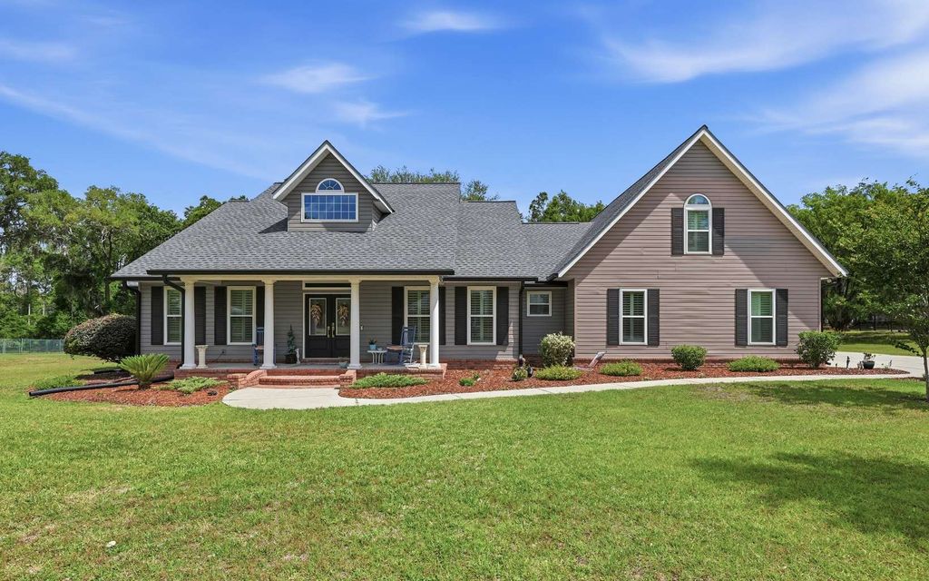 Photo of 153 SW Long Leaf Drive, Lake City, FL 32024 (MLS # 131371)