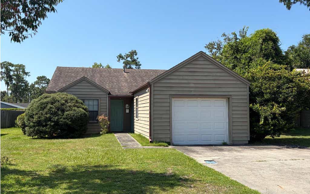 Photo of 1148 SW Fairfax Glen, Lake City, FL 32055 (MLS # 132476)