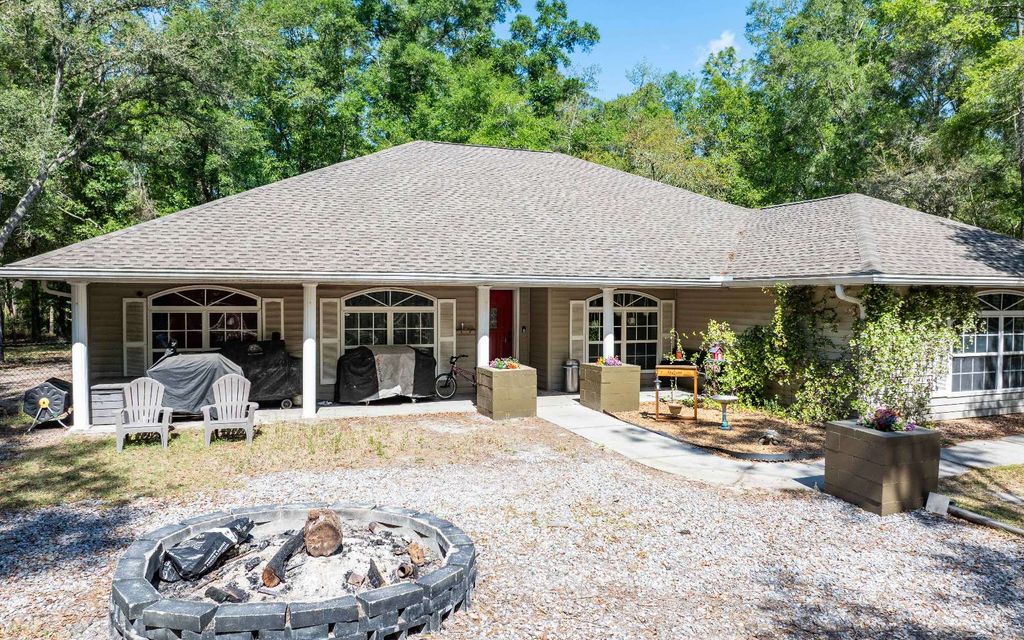 Photo of 2060 NE 100th St Rd (&amp;2062), Branford, FL 32008 (MLS # 131198)