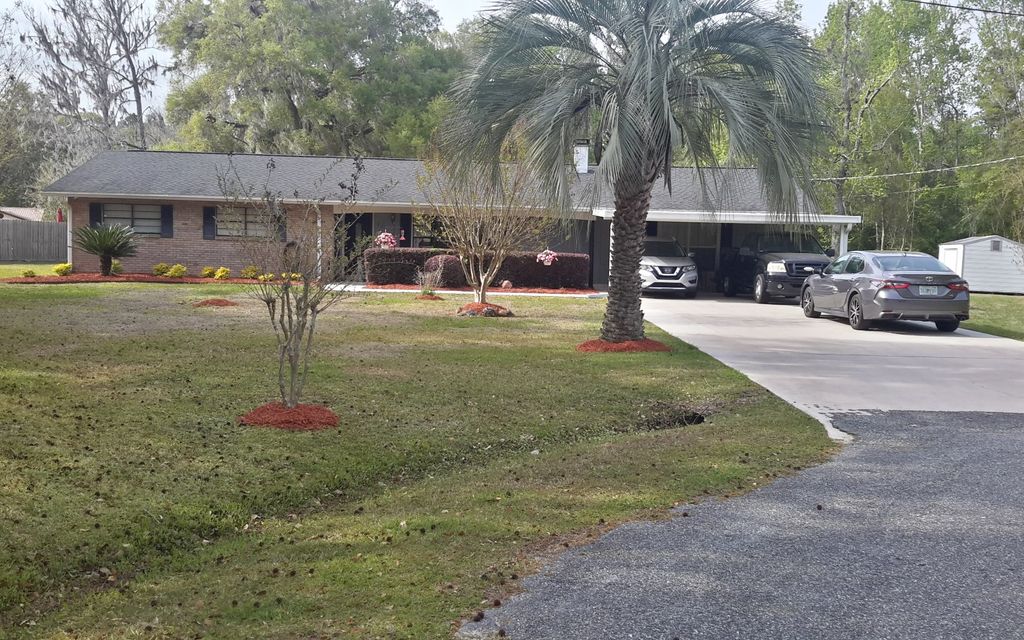 Photo of 214 SE Crow Ct, Lake City, FL 32055 (MLS # 126638)