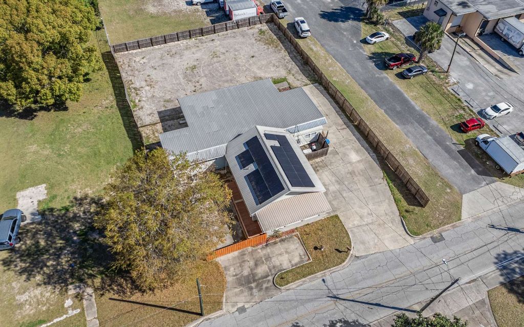 Photo of 297 NW Hillsboro Street, Lake City, FL 32055 (MLS # 126513)