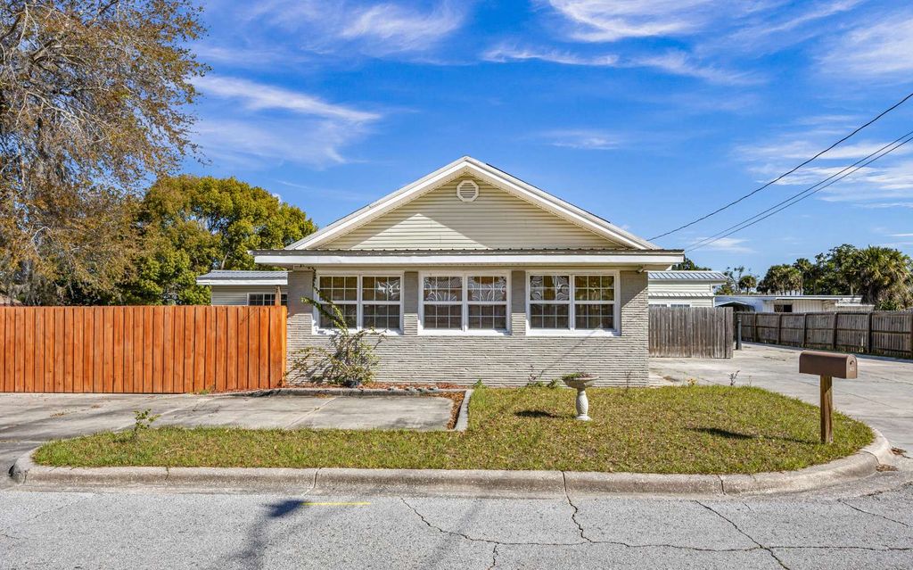 Photo of 297 NW Hillsboro Street, Lake City, FL 32055 (MLS # 126513)