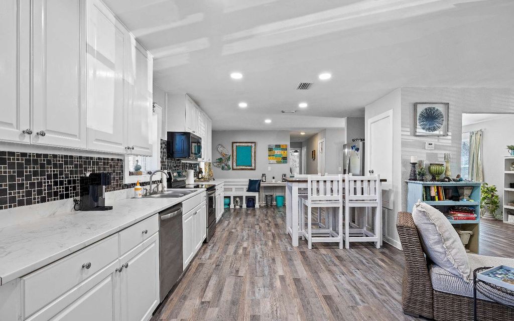 Photo of 119 SW June Gln, Lake City, FL 32024 (MLS # 130065)