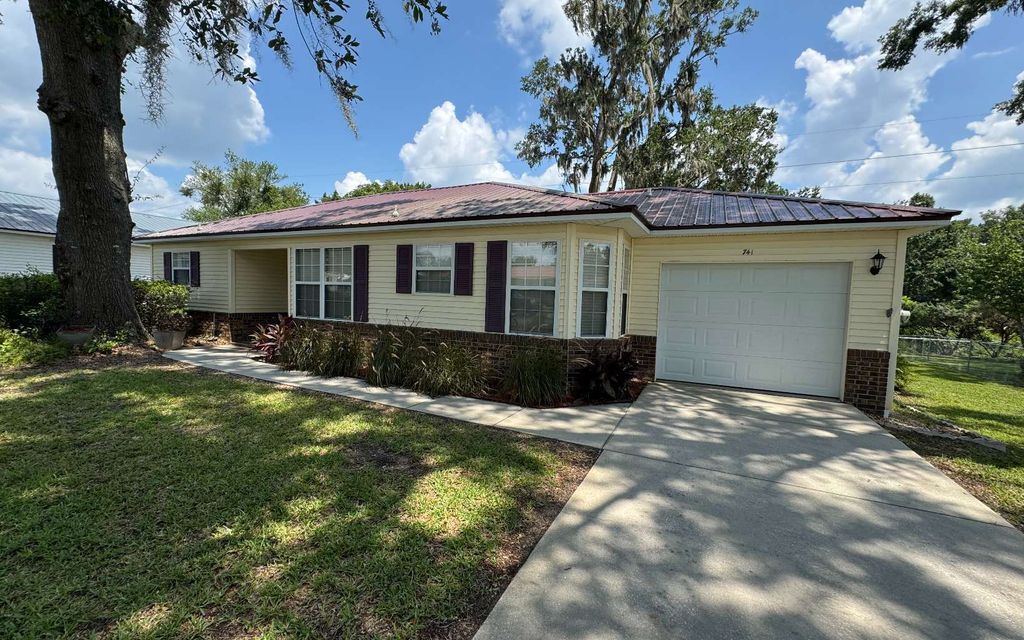 Photo of 741 SE Rosewood Circle, Lake City, FL 32025 (MLS # 124758)