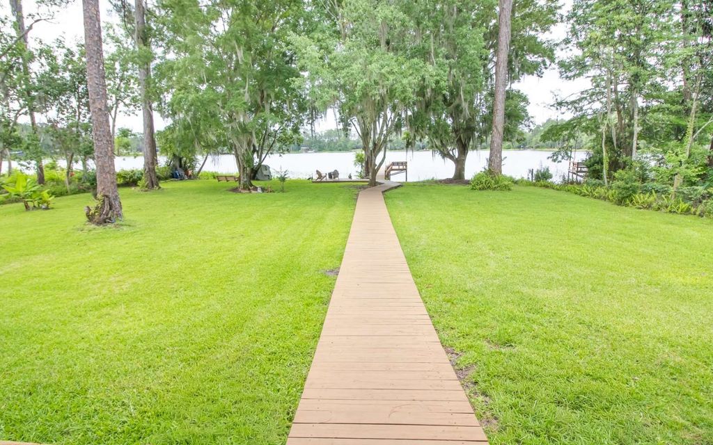 Photo of 303 Riley Lake Drive, Other, FL 32640 (MLS # 131939)