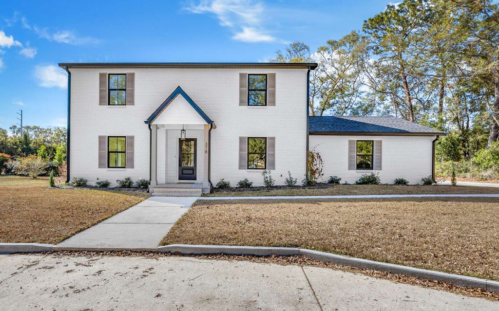 Photo of 378 NW Clubview Circle, Lake City, FL 32055 (MLS # 125794)